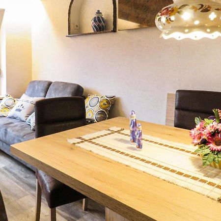 Amazing Apartment In Hinterweidenthal With Wifi 외부 사진